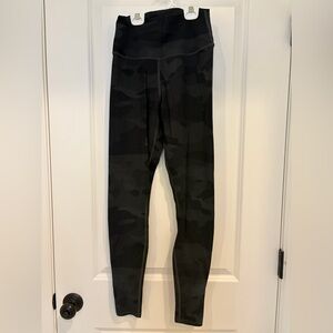 ALO Women’s Black Camouflage Leggings XS